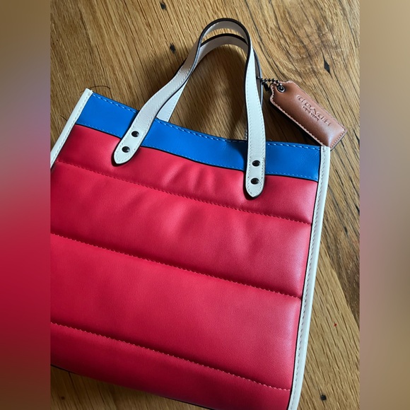 Coach Field Tote 22 With Colorblock Quilting And Coach Badge LIKE NEW - Picture 8 of 12